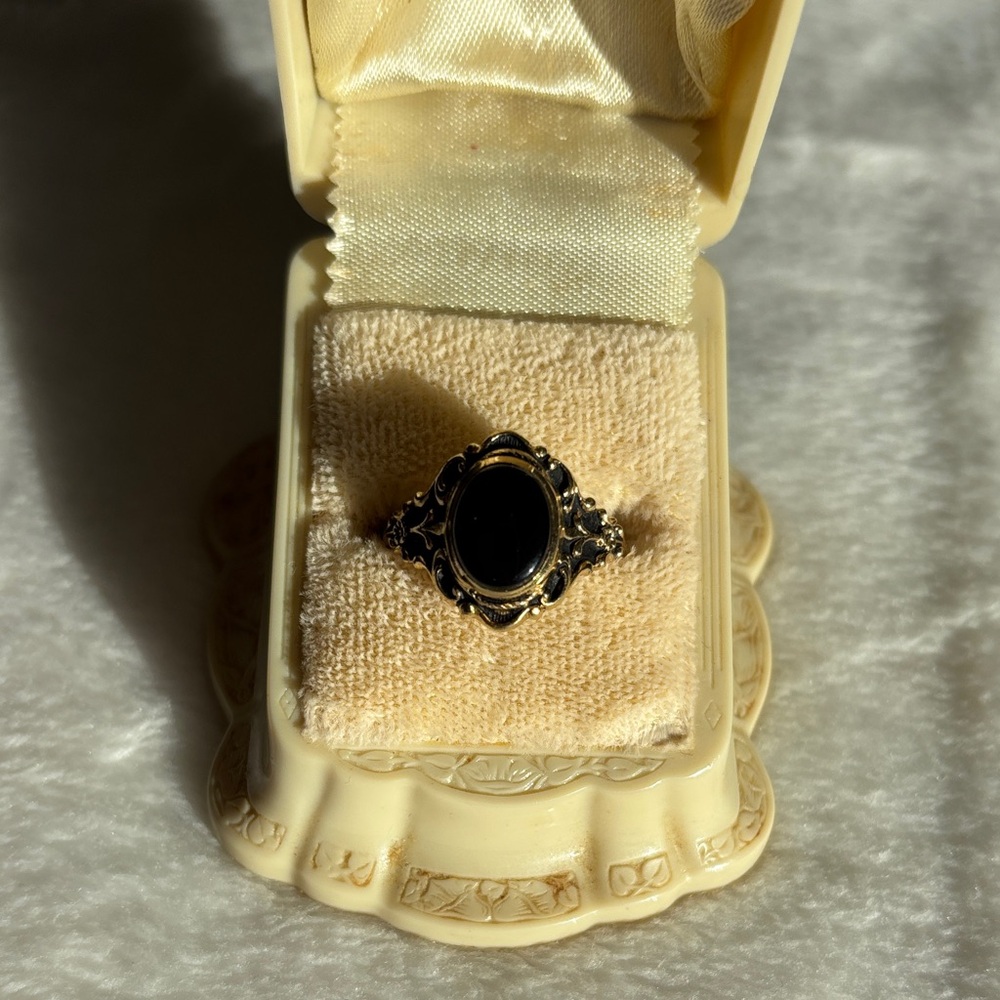 Vintage faux onyx ring